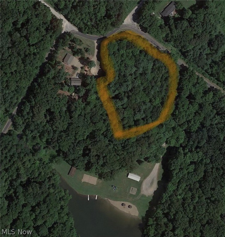 Lake Buckhorn - Land