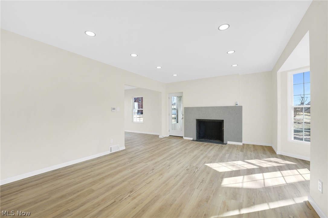 Frank Bauer's Lk View Pk Allot - Residential