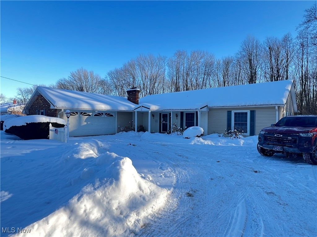 Photo of 5126 Chestnut Hill Drive, Ashtabula, OH 44004 (MLS # 5184555)