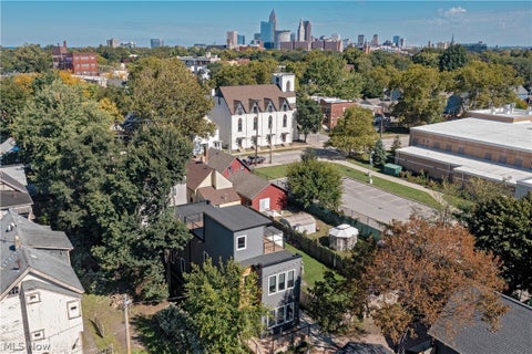 Homes For Sale - 4210 Peach Court<br/> Cleveland, OH 44113
