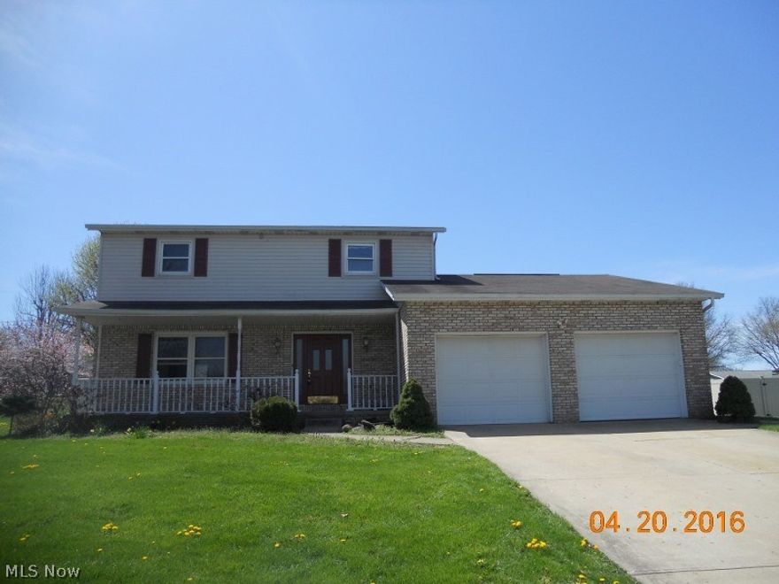 Nice Louisville location. New carpet and fresh through out.  First floor family room, first floor laundry. Nice oak trims, dining room with refinisihed
wood floors, Patio off dining, all appliances.  Master Bedroom has master bath. Move in ready.