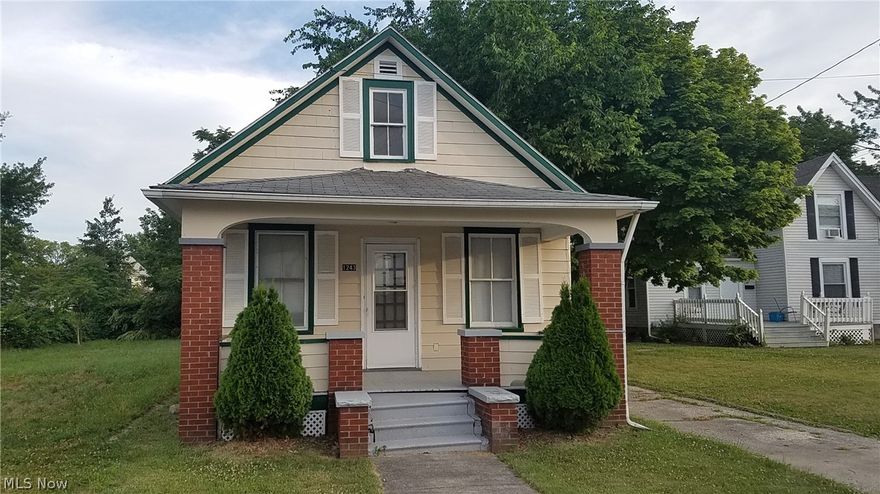 Charming home in great location approx 1/2 mi from Lakeview Park!  Passed Point of Sale inspection and move in ready.  Home is priced to sell as is and a true bargain! Must see!  Make this your permanent home or a great investment property!