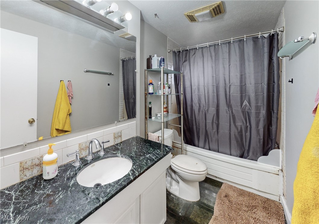 2470 Warren Parkway #APT, 12, Twinsburg, Ohio image 18