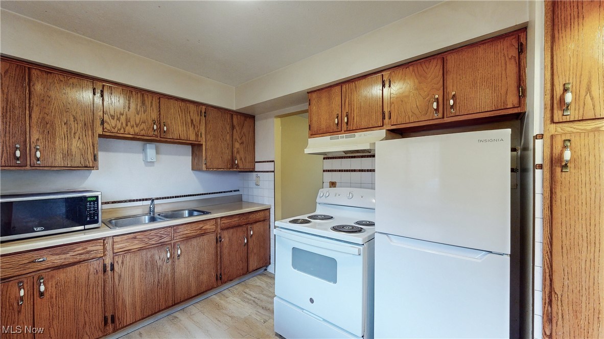 2470 Warren Parkway #APT, 12, Twinsburg, Ohio image 11