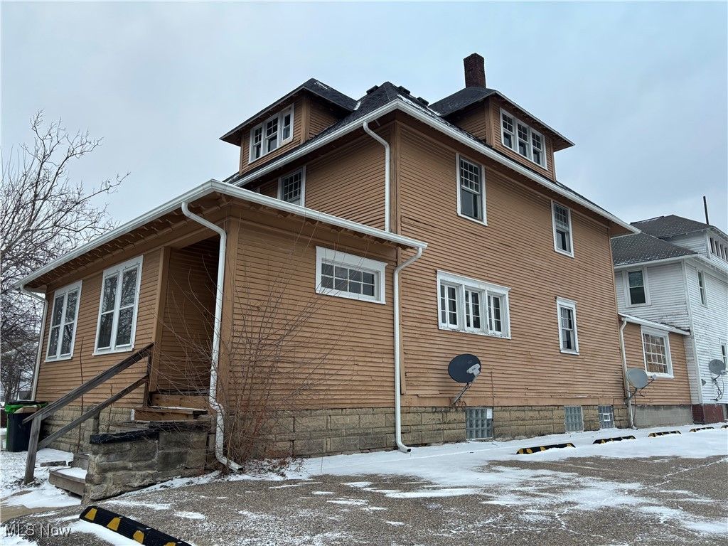 Photo of 408 S Arch Avenue, Alliance, OH 44601 (MLS # 5178150)