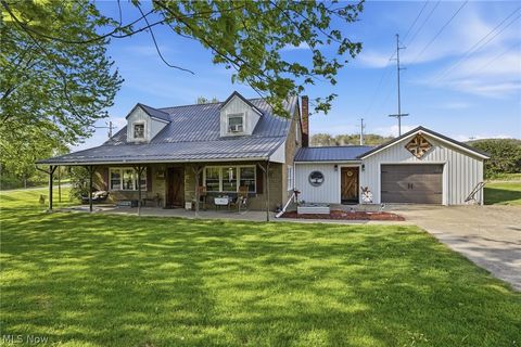 Photo of 3811 SW State Route 258, Newcomerstown, OH 43832 (MLS # 5203331)