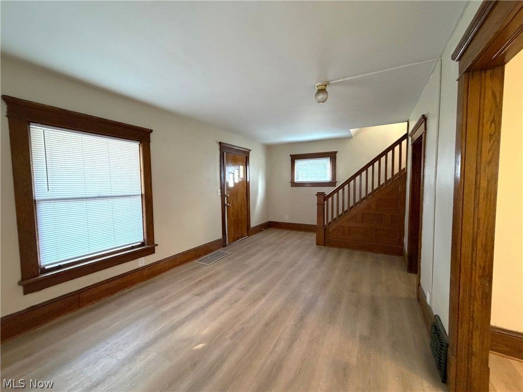 Photo of 2212 Indiana Way NE, Canton, OH 44705 (MLS # 5203530)