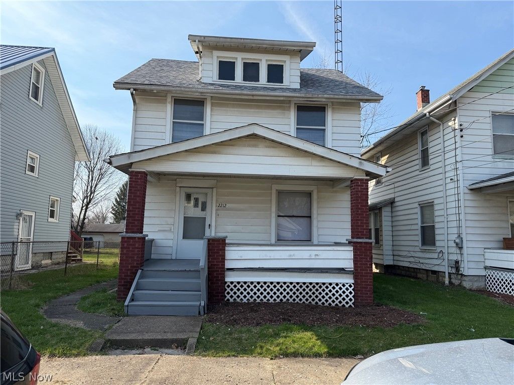 Photo of 2212 Indiana Way NE, Canton, OH 44705 (MLS # 5203530)