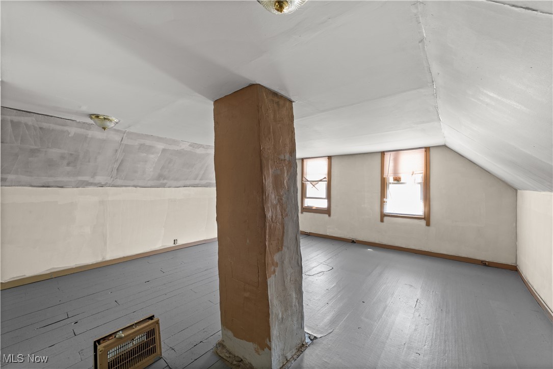 8709 Frederick Avenue, Cleveland, Ohio image 16