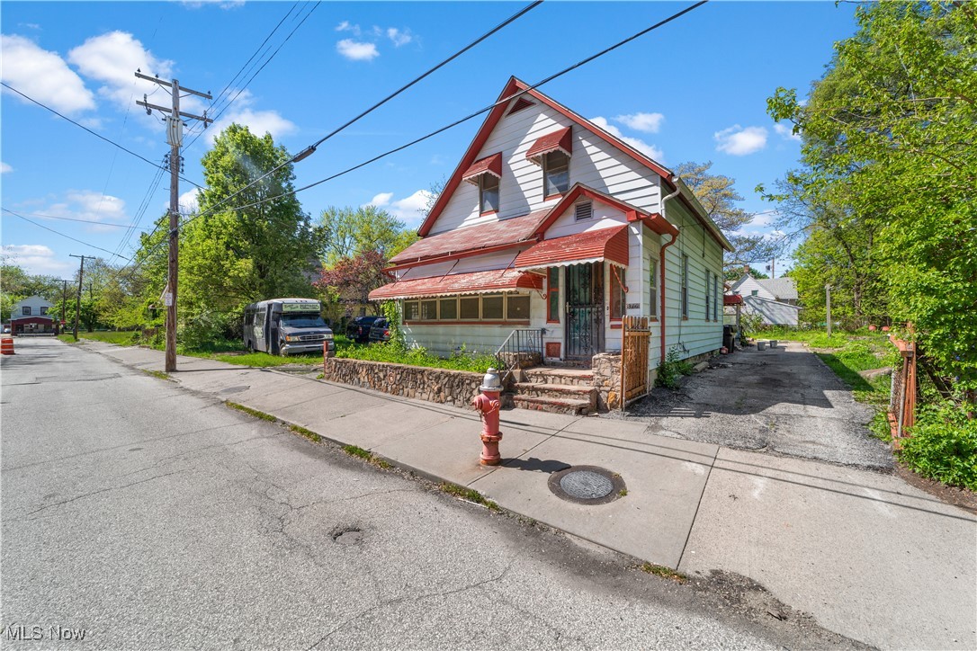 8709 Frederick Avenue, Cleveland, Ohio image 2
