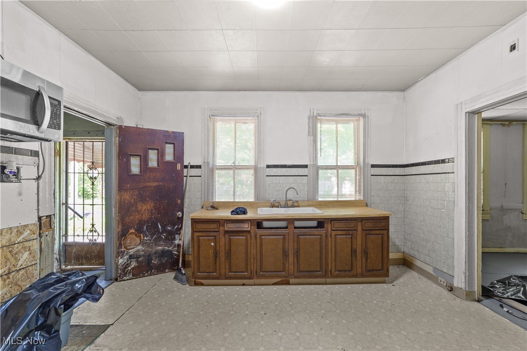 8709 Frederick Avenue, Cleveland, Ohio image 10