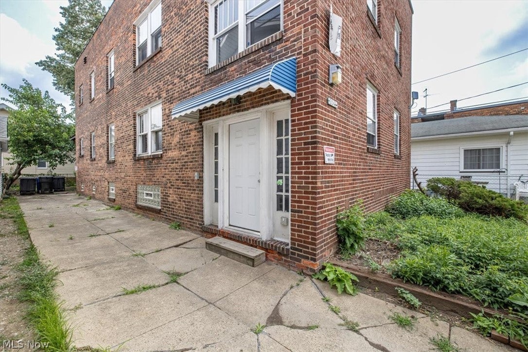 3541 W 105th Street