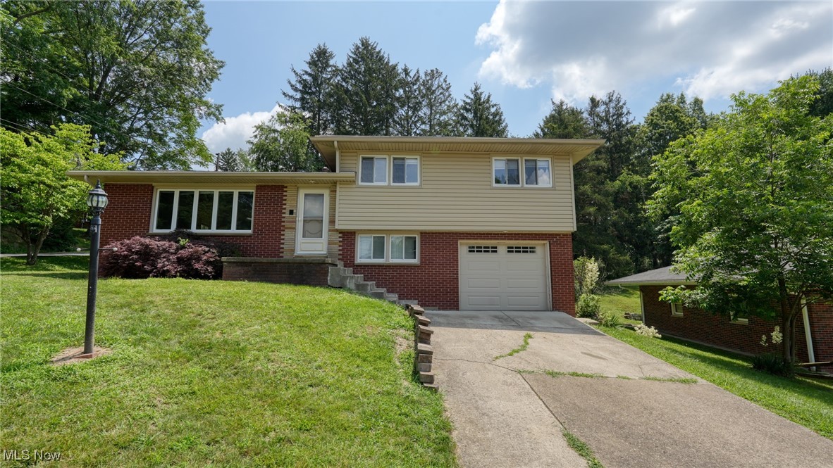 This spacious and updated 3-bedroom, 2-bath home offers comfort and convenience in a quiet neighborhood close to schools, the hospital, city park, and YMCA. Enjoy cooking in the beautifully updated kitchen and relax or entertain in the finished basement—perfect for a cozy family room or optional 4th bedroom. Step outside to a brand new rear deck, ideal for outdoor gatherings or quiet evenings. This well-cared-for property is move-in ready and offers the space and location you’ve been looking for.
All applicants must complete a background and credit check with their rental application. Don’t miss this opportunity—schedule your showing today!
Sellers will not accept HUD for this property.
