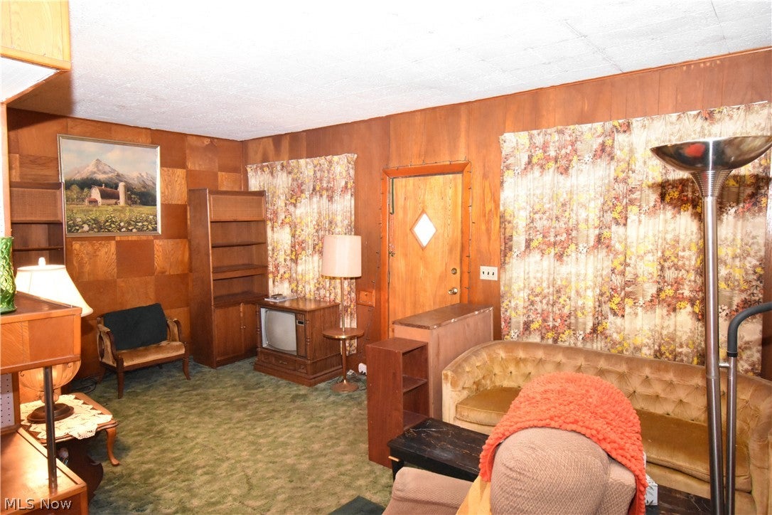 2064 W 44th Street