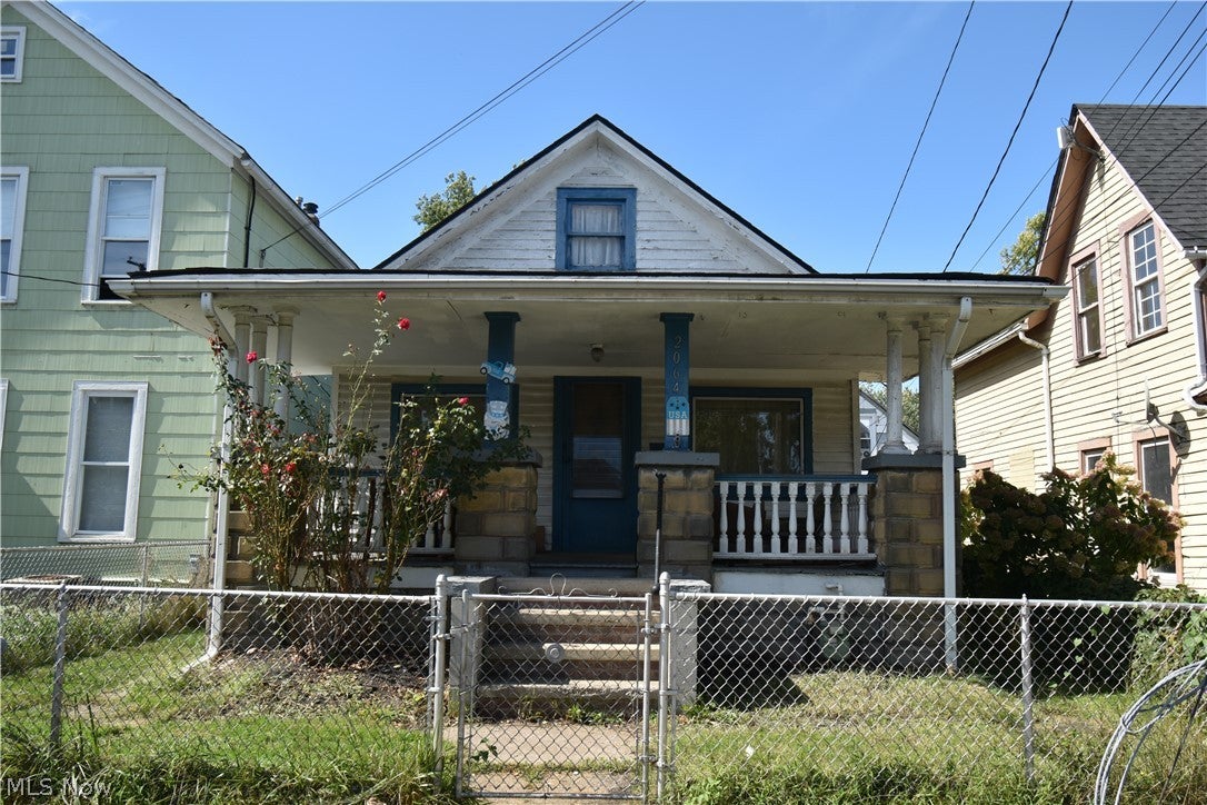 2064 W 44th Street
