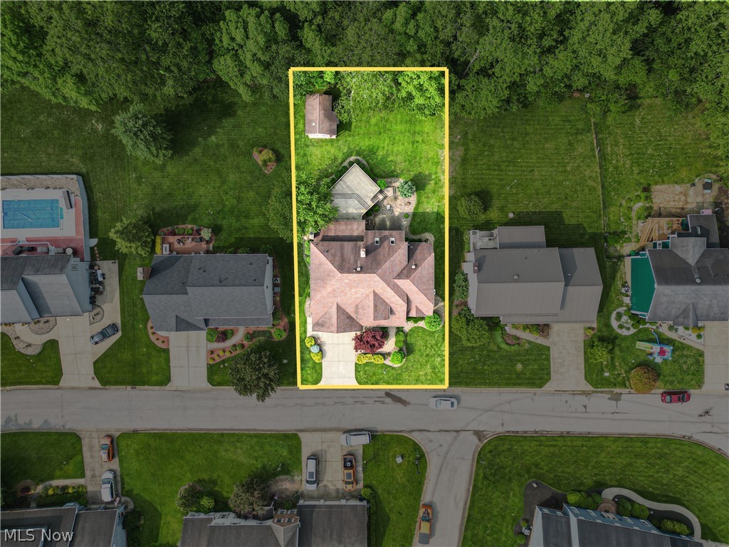 1215 Greenmont Circle