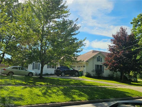 Homes For Rent - 15050 Lake Avenue<br/> Middlefield, OH 44062
