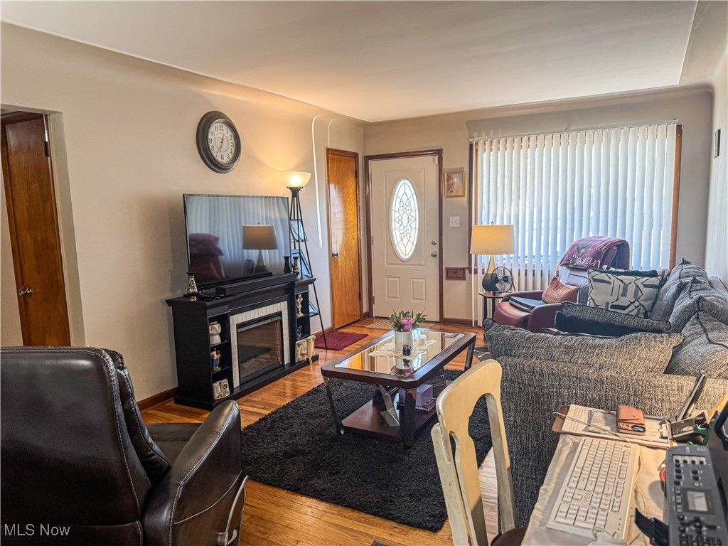 Photo of 718 N Bon Air Avenue, Youngstown, OH 44509 (MLS # 5167799)