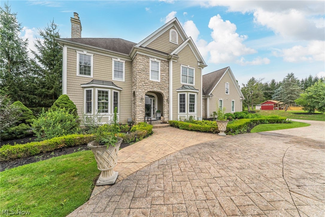 915 Creek View Drive