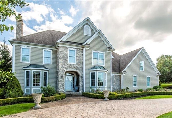 915 Creek View Drive