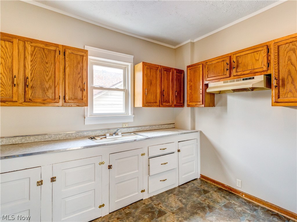 Chas M Noses & Ed Burtons All - Residential Lease