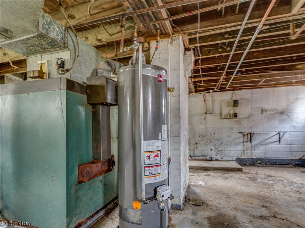 Chas M Noses & Ed Burtons All - Residential Lease