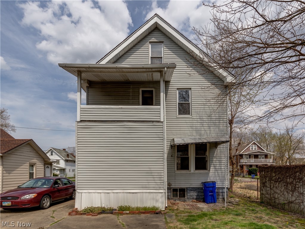 Chas M Noses & Ed Burtons All - Residential Lease