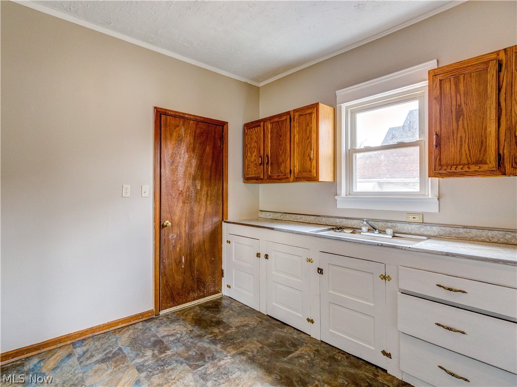 Chas M Noses & Ed Burtons All - Residential Lease