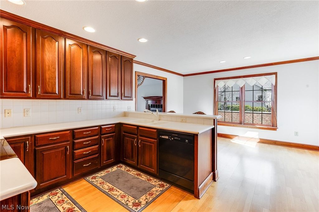 Photo of 140 Hogan Lane, Warren, OH 44484 (MLS # 5200843)