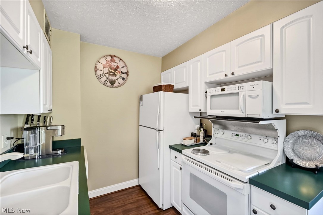 Lake House - Residential