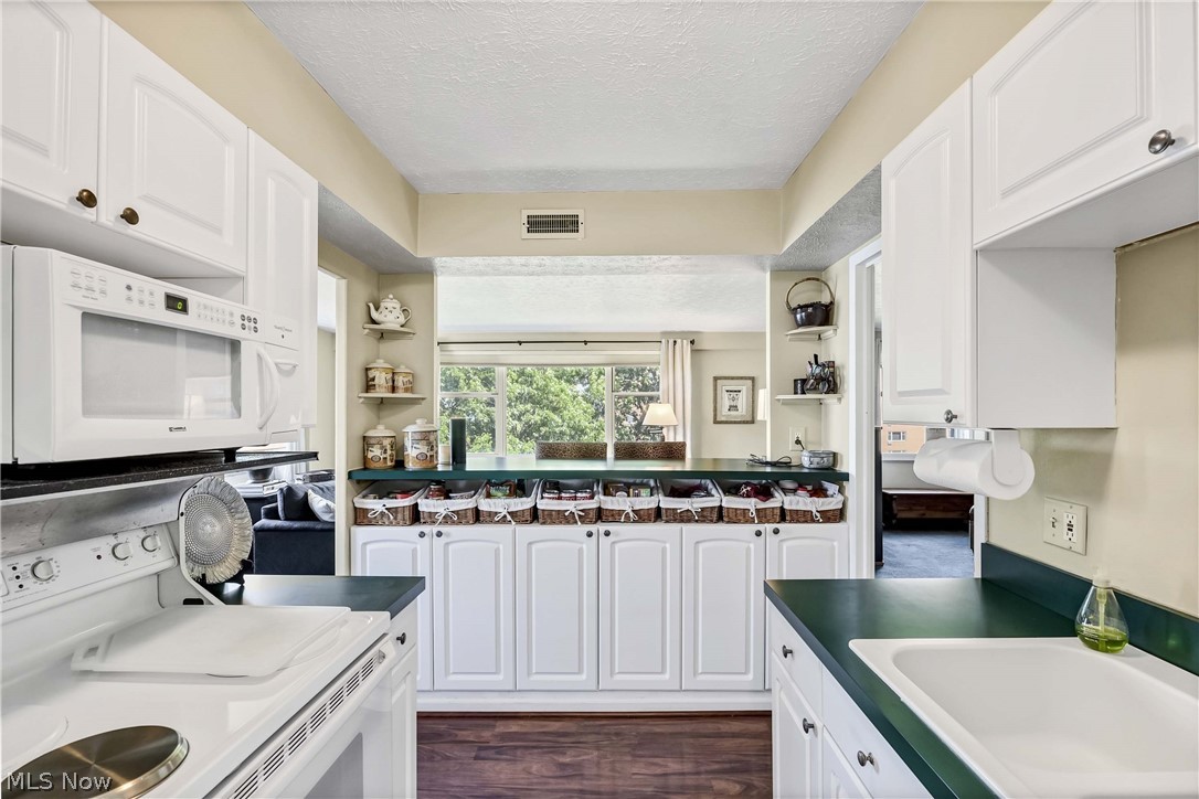 Lake House - Residential