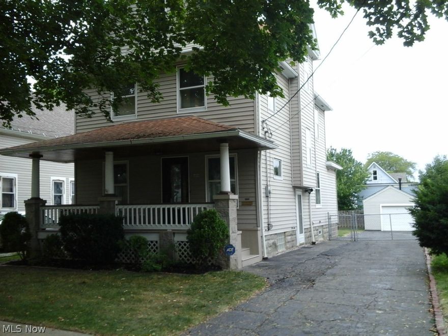 Beautifully maintained 4 bedroom vinyl sided colonial located in Old Brooklyn.
Remodeled eat in kitchen and 1st floor handicapped enabled full bathroom with laundry.
Newer roof, furnace with central air conditioning. Furnished and ready to go.
Home shows pride of Home Ownership- same family for 72 years.
Home recently inherited being sold in As-Is-Condition