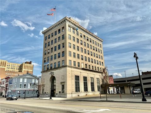 11 Lincoln Way W Massillon OH 44647