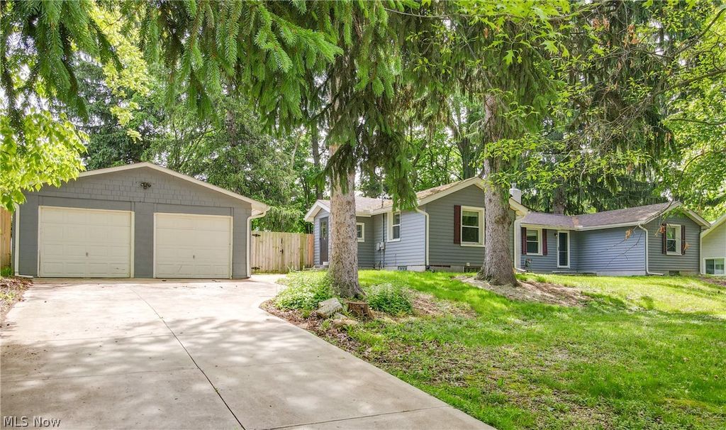 Photo of 151 Shiawassee Avenue, Fairlawn, OH 44333 (MLS # 5213211)