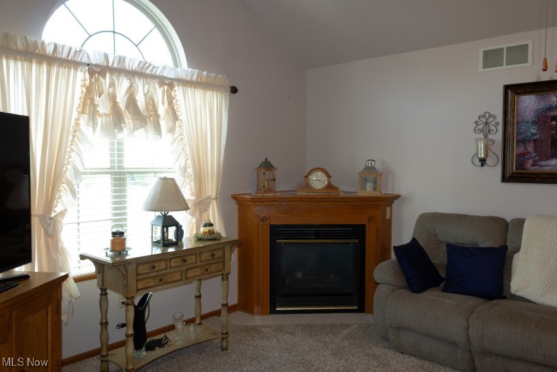 Columbiana, Ohio 44408, United States, 2 Bedrooms Bedrooms, ,2 BathroomsBathrooms,Residential,Contingent,180560