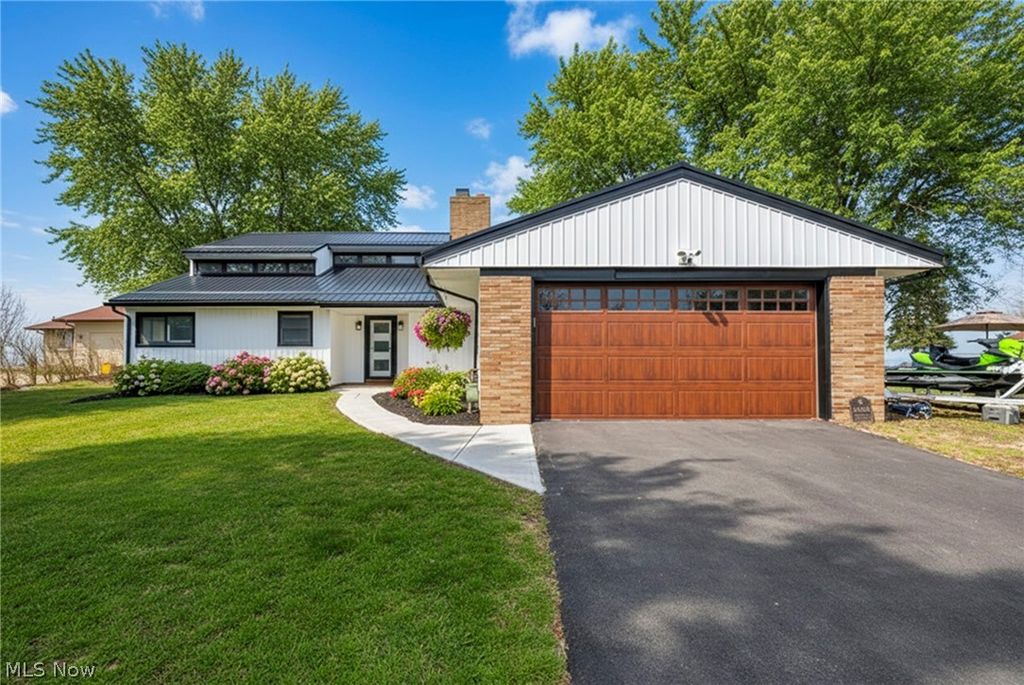 Photo of 32321 Lake Shore Boulevard, Willowick, OH 44095 (MLS # 5215351)
