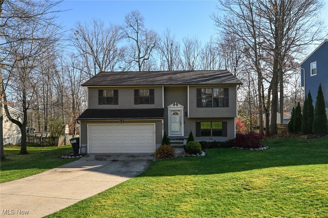 8922 Gettysburg Drive, Twinsburg, Ohio image 2