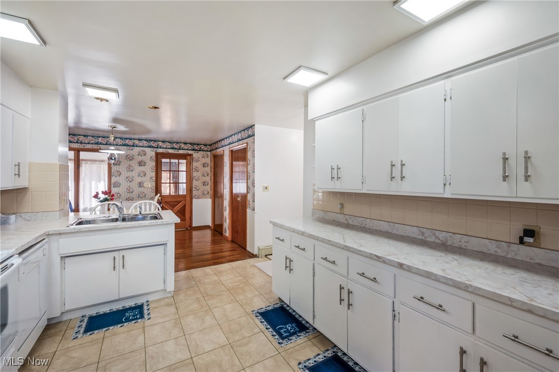 2200 Grissom Drive, Warren, Ohio image 14