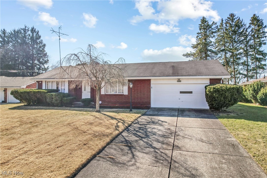 2200 Grissom Drive, Warren, Ohio image 2