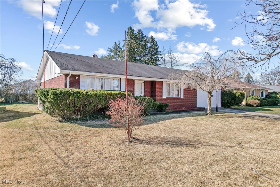 2200 Grissom Drive, Warren, Ohio image 3