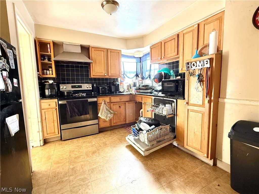 Photo of 3370 W 128th Street, Cleveland, OH 44111 (MLS # 5211484)
