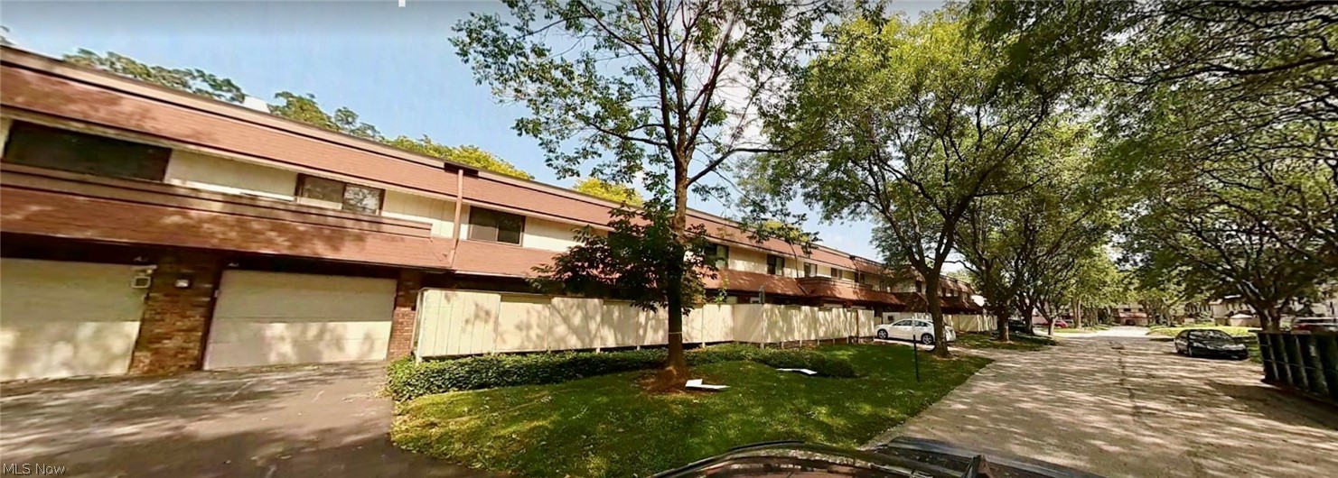 Ridgeglen Place Condo - Residential