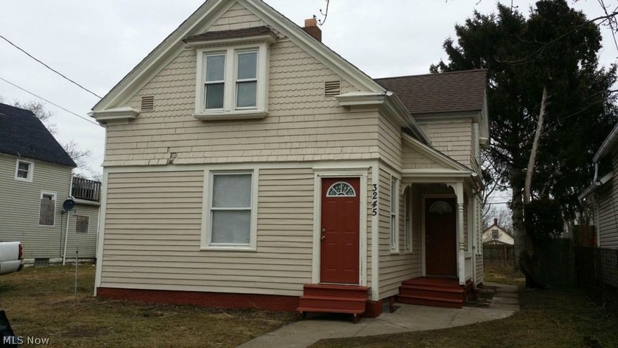 72 hour request for showing, proof of funds or pre approval, do not disturb tenants TENANT OCCUPIED, NO SIGNS ON PROPERTY, NO AGENTS OR BUYERS SHOULD GO ON PROPERTY WITH OUT PERMISSION FROM THE LISTING AGENT, PROPERTY IS BEING SOLD WITH POSSIBLE PACKAGE FIND ATTACHED CLEVELAND PACKAGE DEAL IN DOCUMENTS