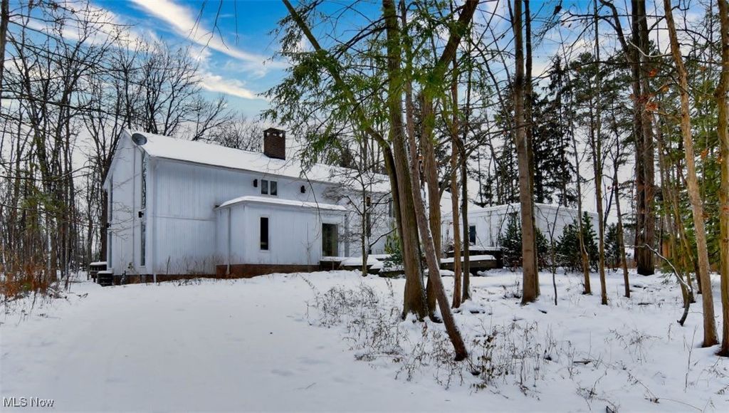 Photo of 26740 Hendon Road, Beachwood, OH 44122 (MLS # 5177338)