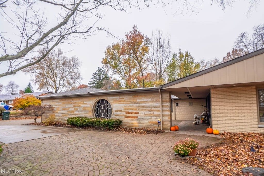 Photo of 3615 Mountview Avenue, Alliance, OH 44601 (MLS # 5176811)