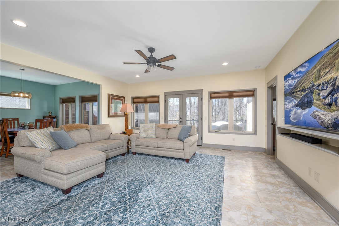 4340 Castlegate Boulevard, Uniontown, Ohio image 9