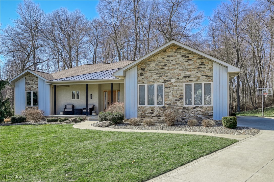 4340 Castlegate Boulevard, Uniontown, Ohio image 4