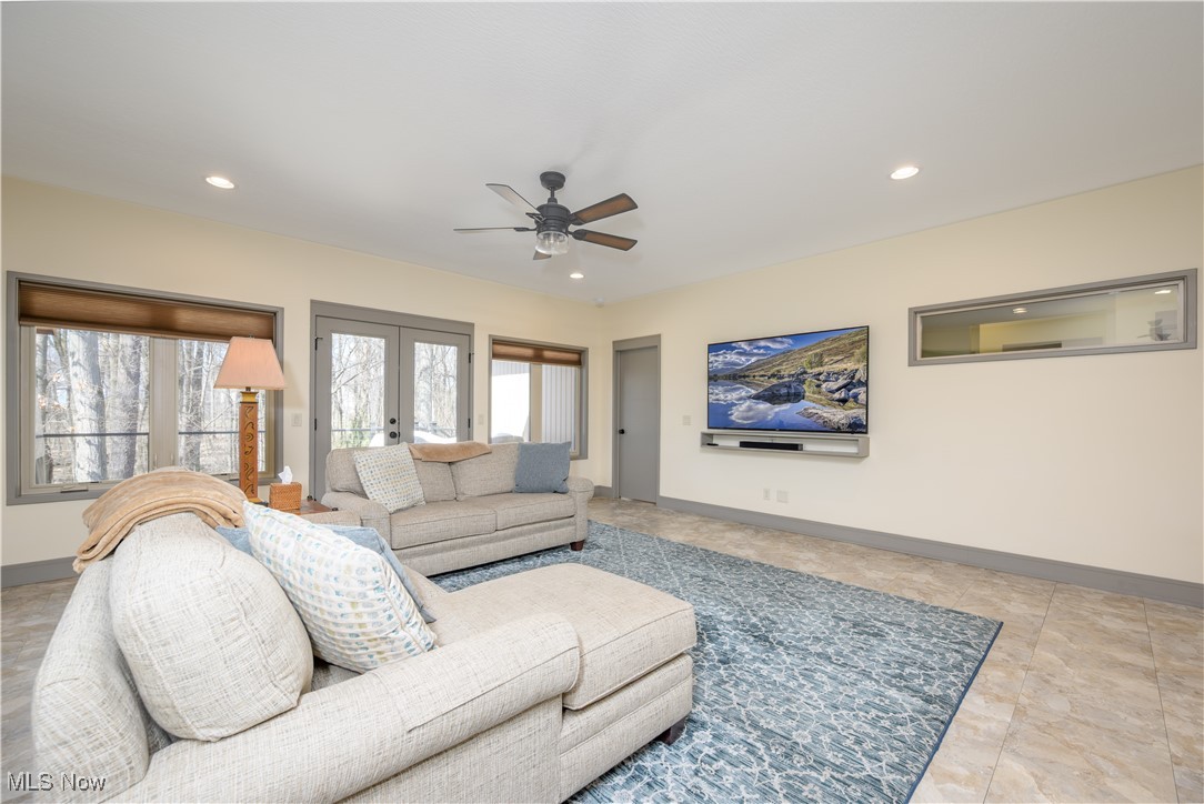 4340 Castlegate Boulevard, Uniontown, Ohio image 15