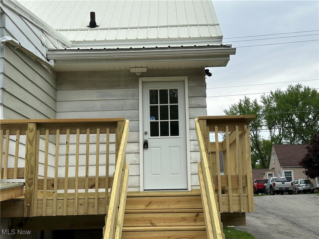 All utilities included!! Awesome rental opportunity in Boardman! This beautiful 1 bedroom, 1 bathroom apartment has been completely remodeled and is move-in ready. Enjoy a brand new kitchen with stainless steel appliances, a sparkling bathroom with a tiled walk-in shower, and new flooring throughout. Relax on your private deck when the weather warms up. All utilities are included for a convenient one-payment option of only $800 a month. Boardman schools. Don't miss out, schedule a showing today!