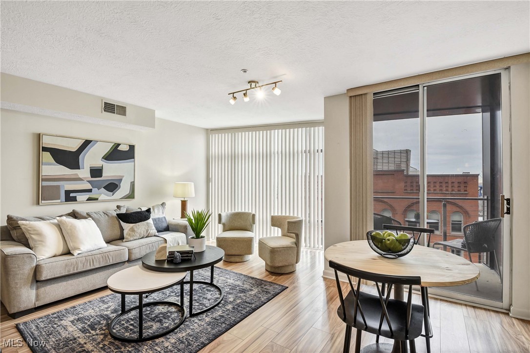 2222 Detroit Avenue 717